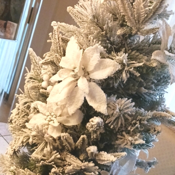 Lighted 3ft Spruce Tree by ValeriParhill/Qvc, plug-in,lightly flocked,,New - Picture 2 of 9